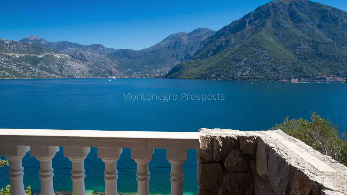 Spacious villa for sale 1 of 1 46