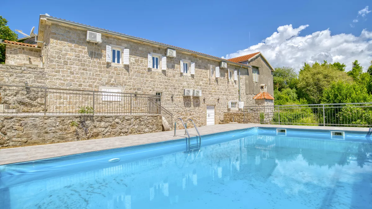14111 villa in zabrde for sale 1 of 1 35