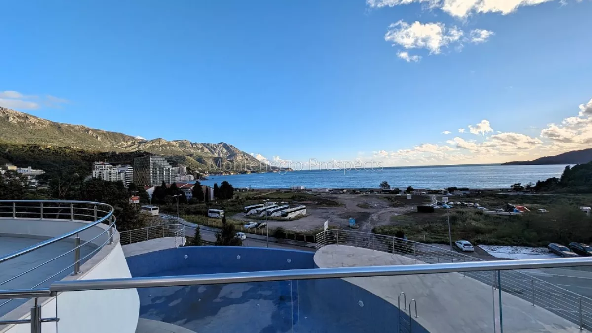03  skyline outdoor pool 1063x800