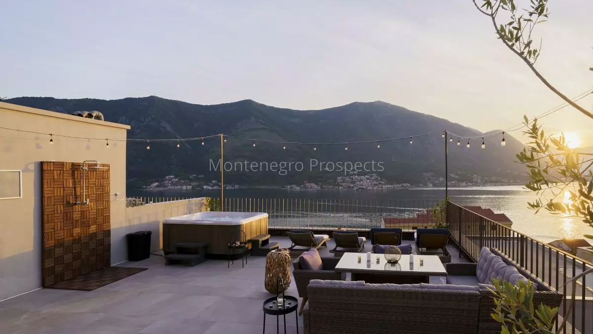 Luxurious penthouse with rooftop terrace 13707 19 1200x800