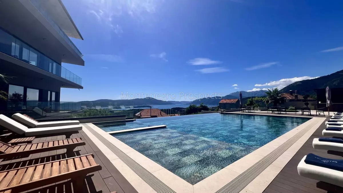 Brand new apartment in a complex with shared pool 13717 6