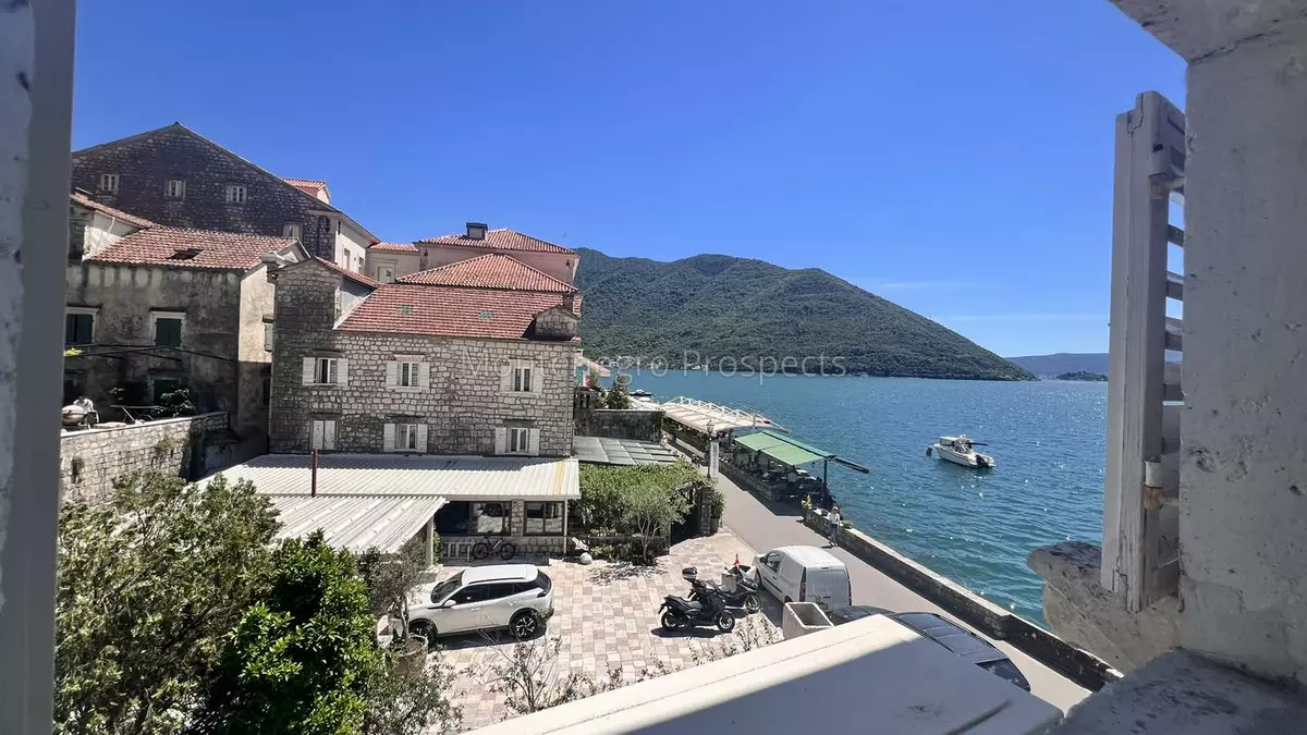 Renovated two bedroom apartment on the first line to the sea perast 13715 5