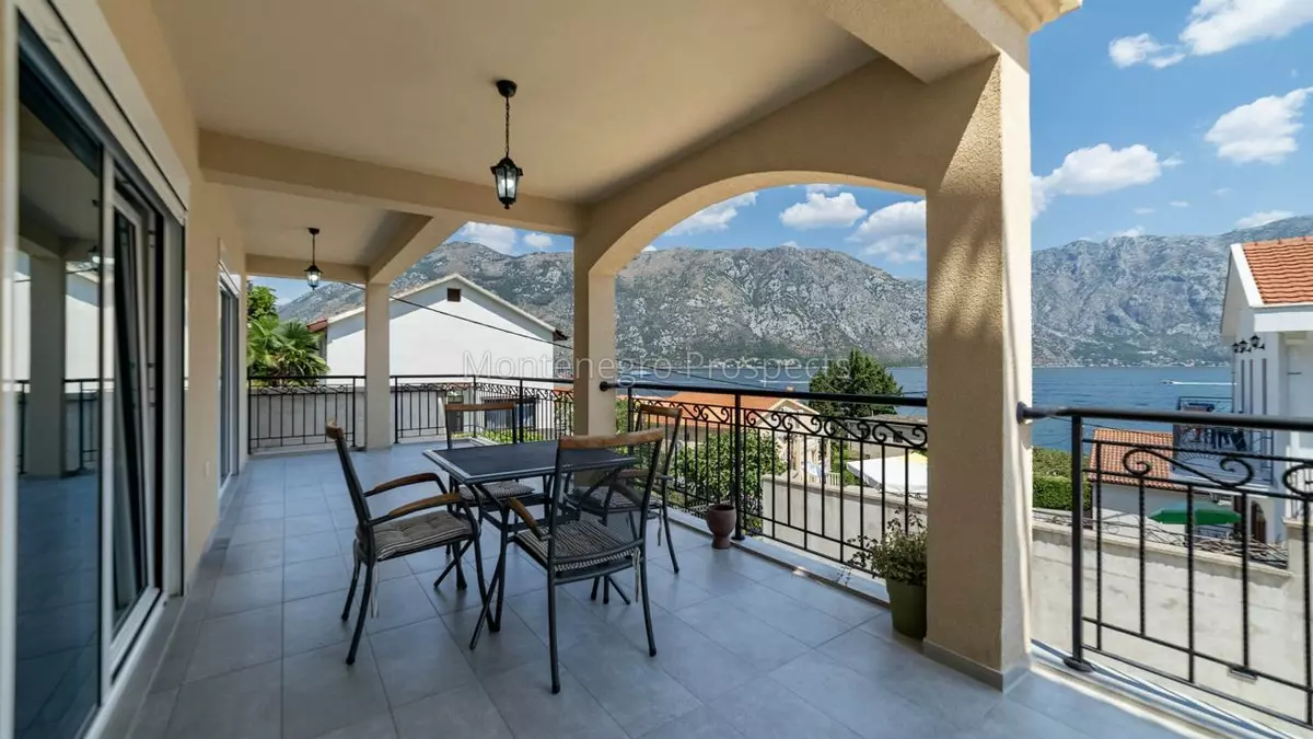 Villa for sale 13768 22