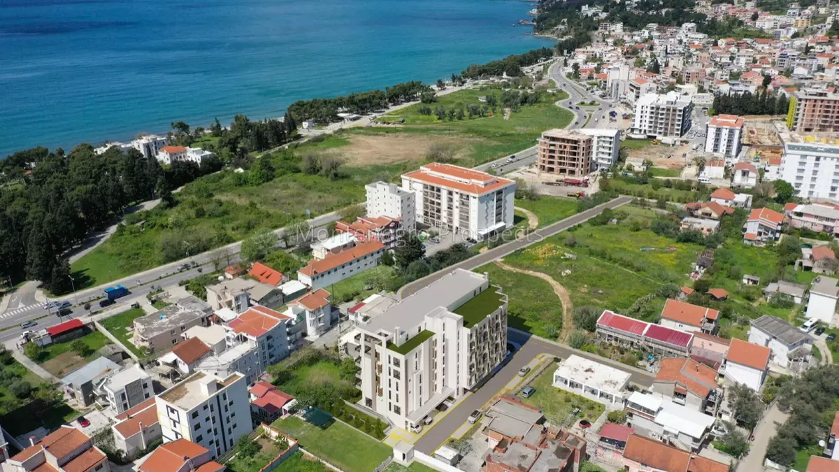 J10287 plac blizu mora 13