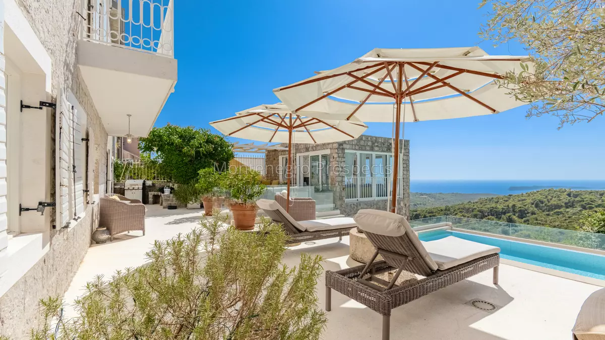 14168 lustica vila for sale 30