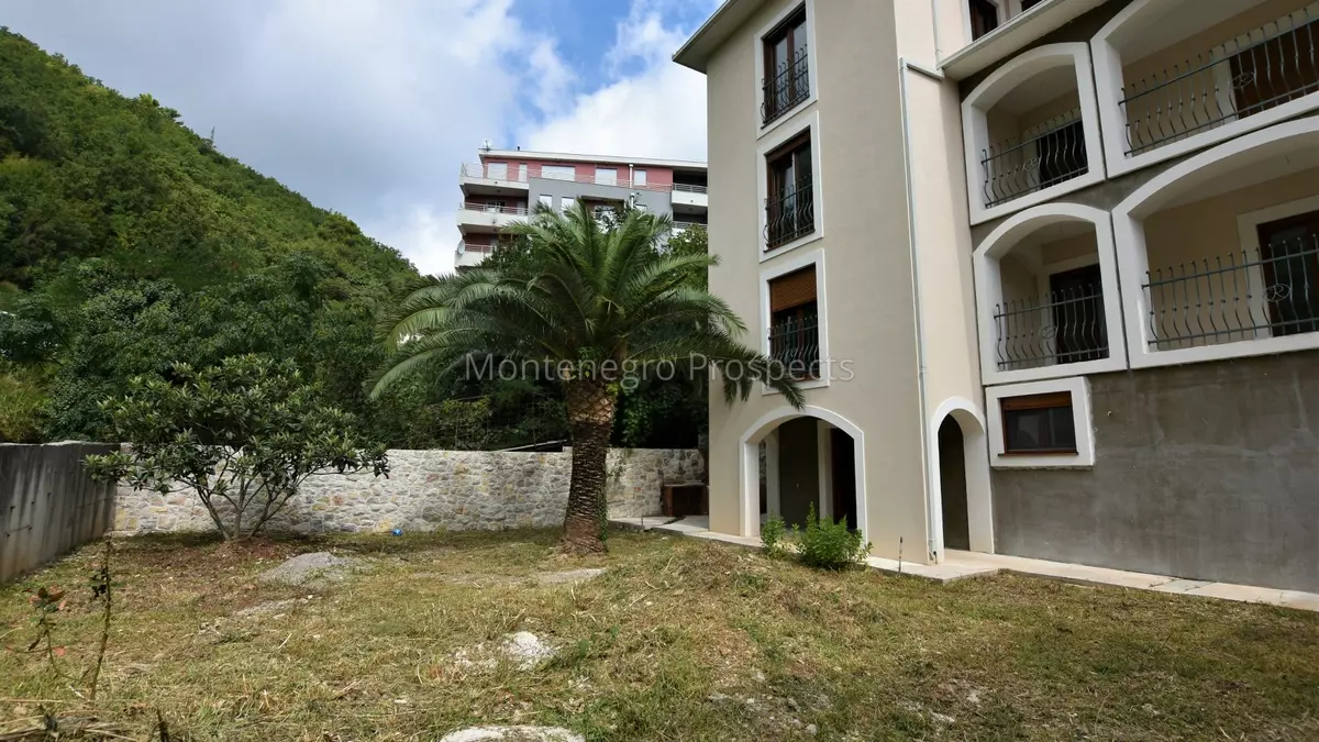 12199 villa in becici 1