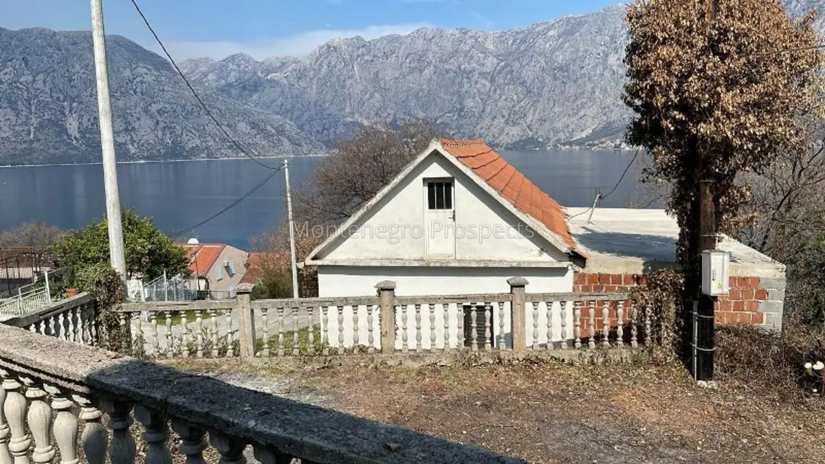 House for renovation prcanj 3 800x450