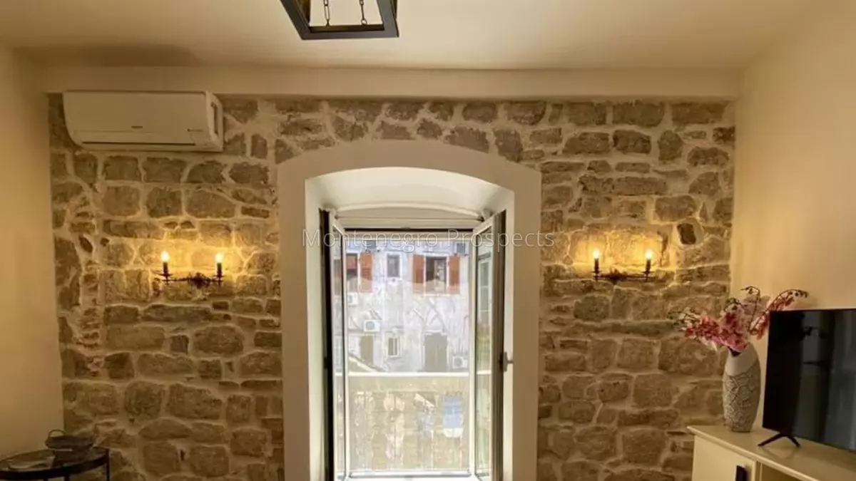 Completely renovated one bedroom apartment in old town of kotor 13840 4