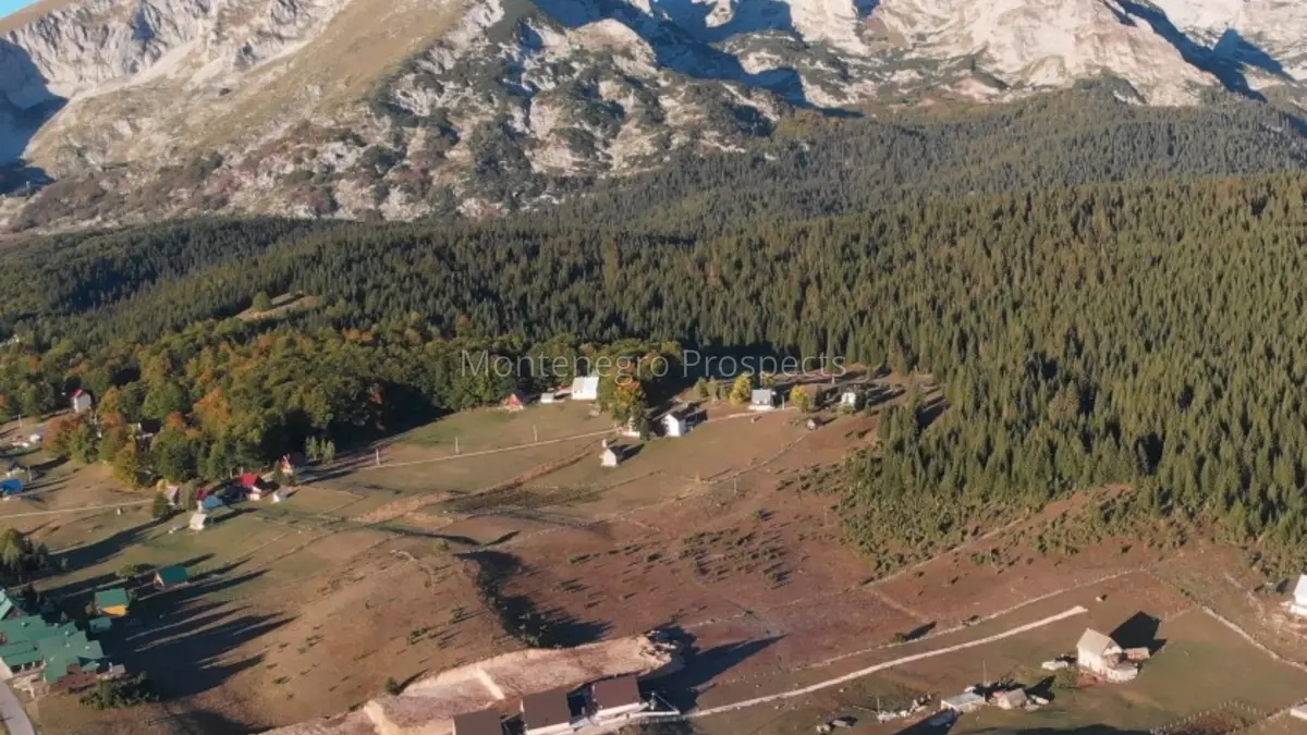 S16101 plot for sale in zabljak 1