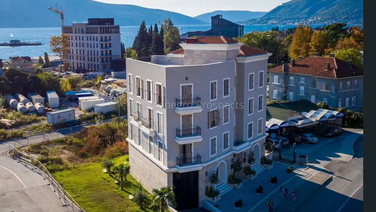 14186 apartment next to porto montenegro 1