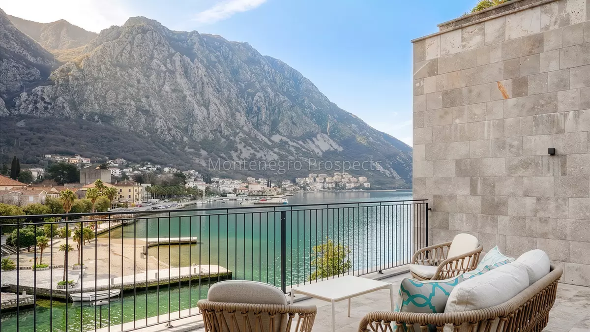 Luxury movenpick beachfront residences in risan kotor bay 2