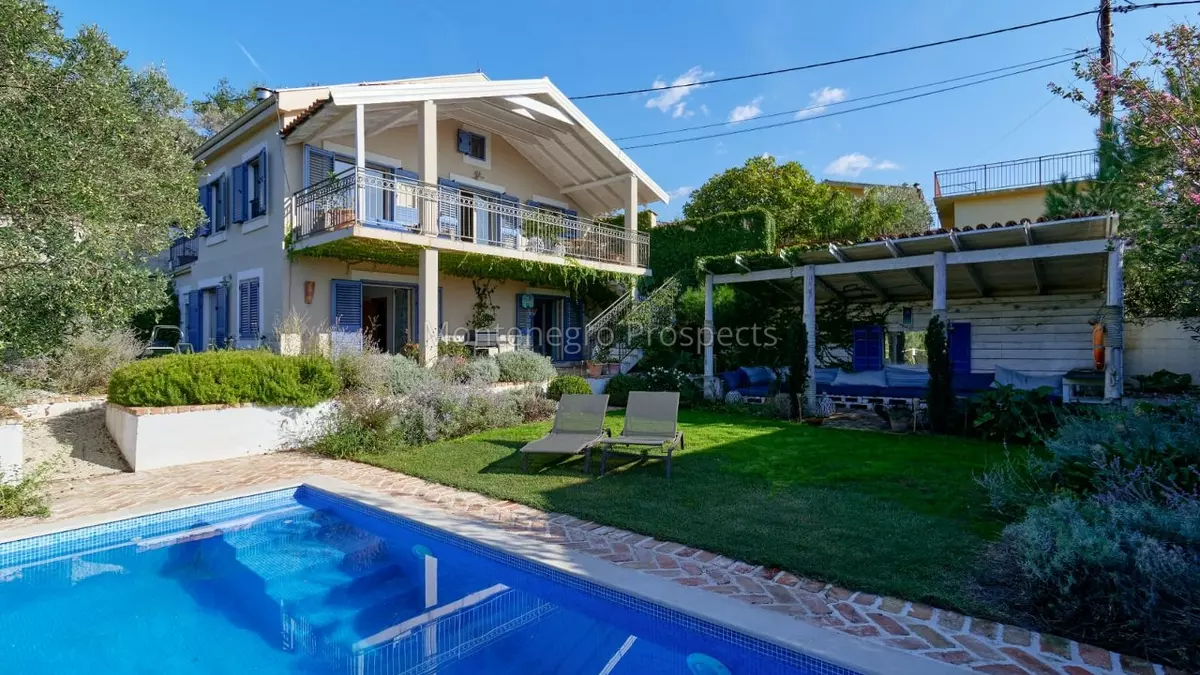 Two bedroom house with beautiful garden in kavac kotor bay 13849 10