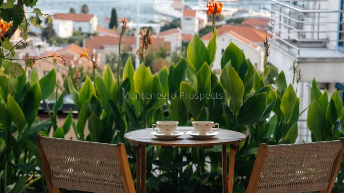 14193 apartment in kumbor 3