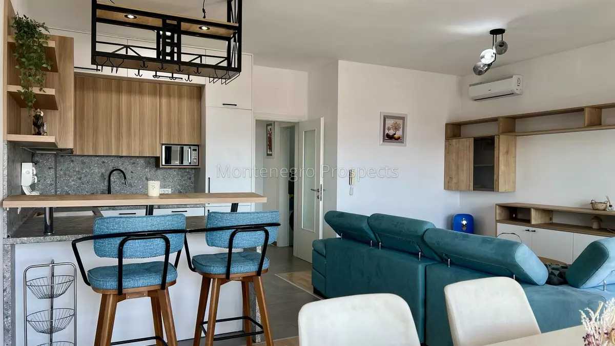 Two bedroom apartment with sea views in tivat 13857 10