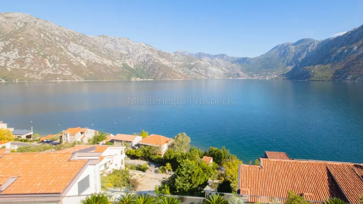 Two bedroom apartment with garage and panoramic sea view on the waterfront   kostanjica kotor 13791 41