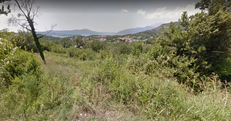 Plot for sale kavac 13443 3