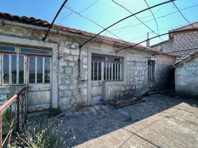 14073 mrkovi stone house 12