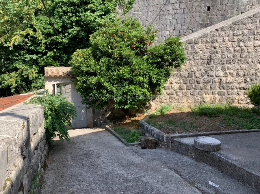 House in perast 13495 9