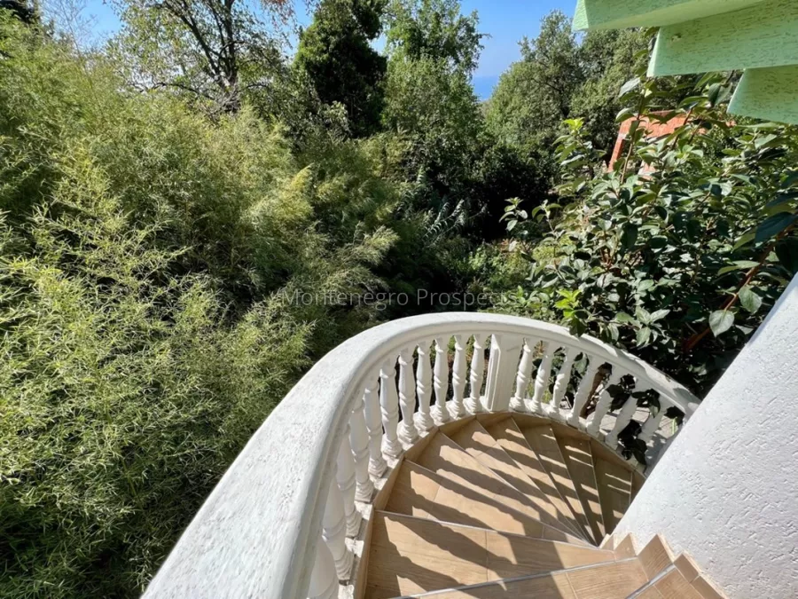 Dvuhetaynij dom s panoramnoj krisej v susani 12453 10 1067x800