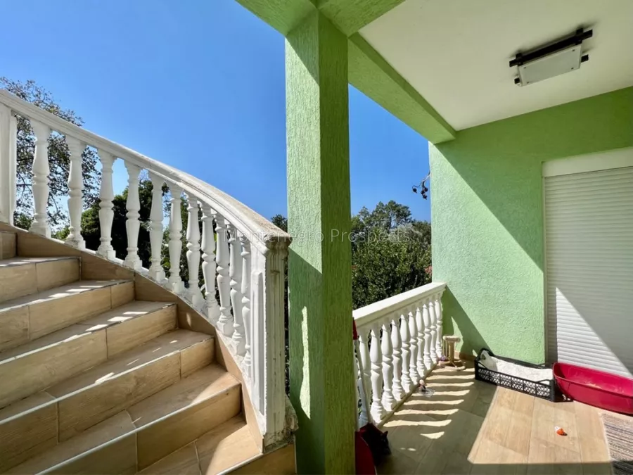 Dvuhetaynij dom s panoramnoj krisej v susani 12453 12 1067x800