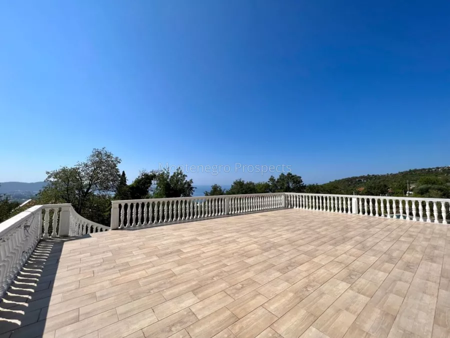 Dvuhetaynij dom s panoramnoj krisej v susani 12453 15 1067x800