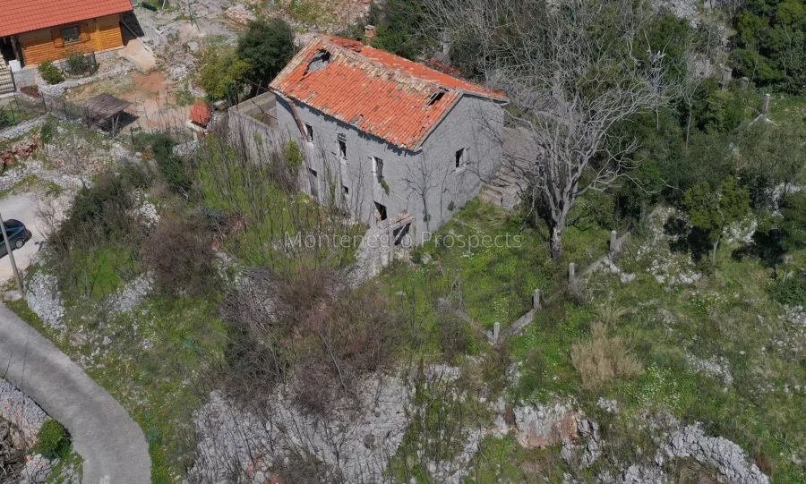 11235 stone house 2