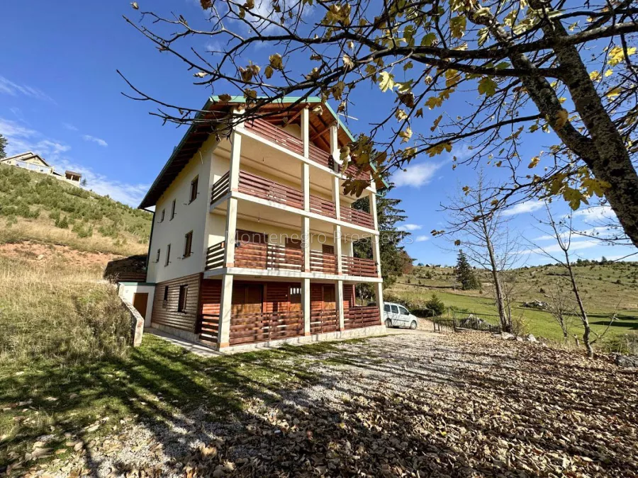 Four large apartments for sale in durmitor national park zabljak 14076 1
