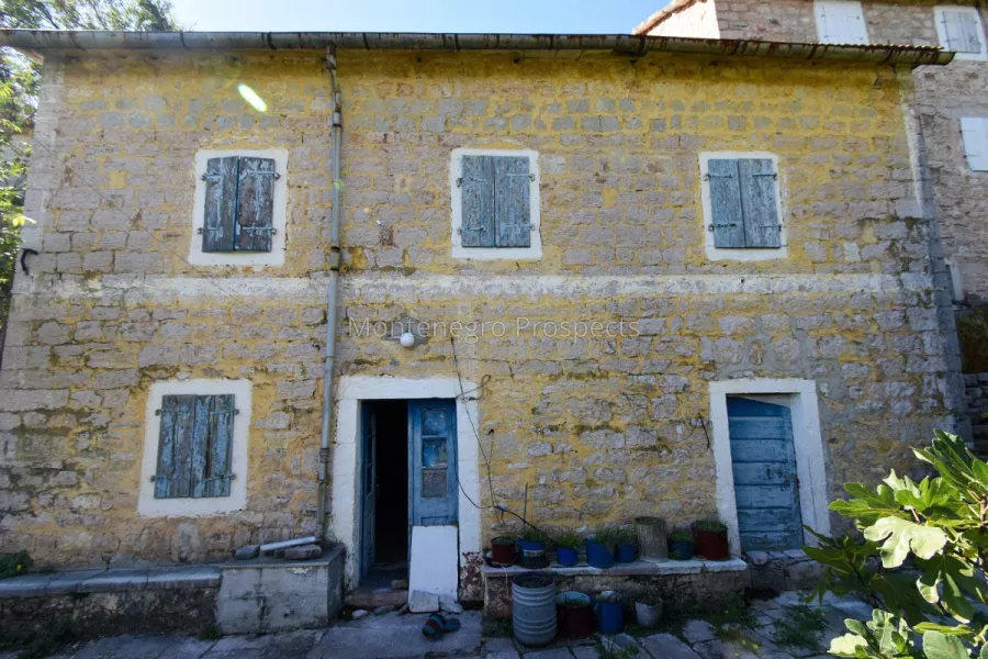 Kamenari kuca 11231 2