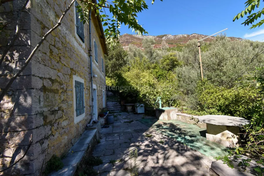 Kamenari kuca 11231 4