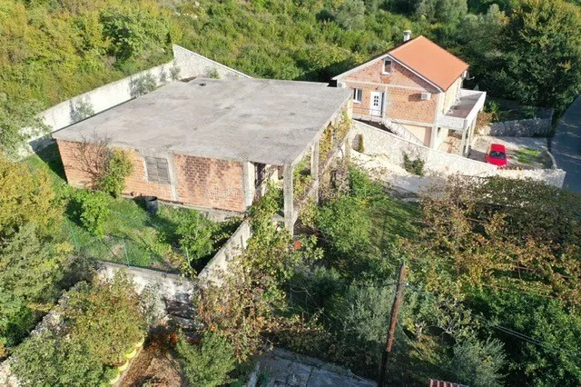 Two level house with a plot in kavac 13526 4