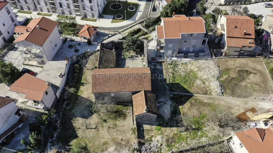 13556 risan stone house 1 of 1 2