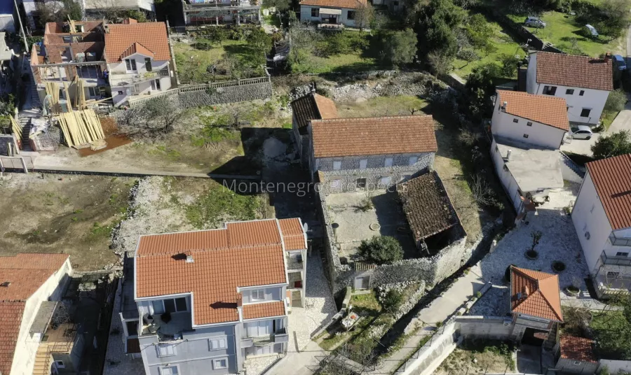 13556 risan stone house 1 of 1 4