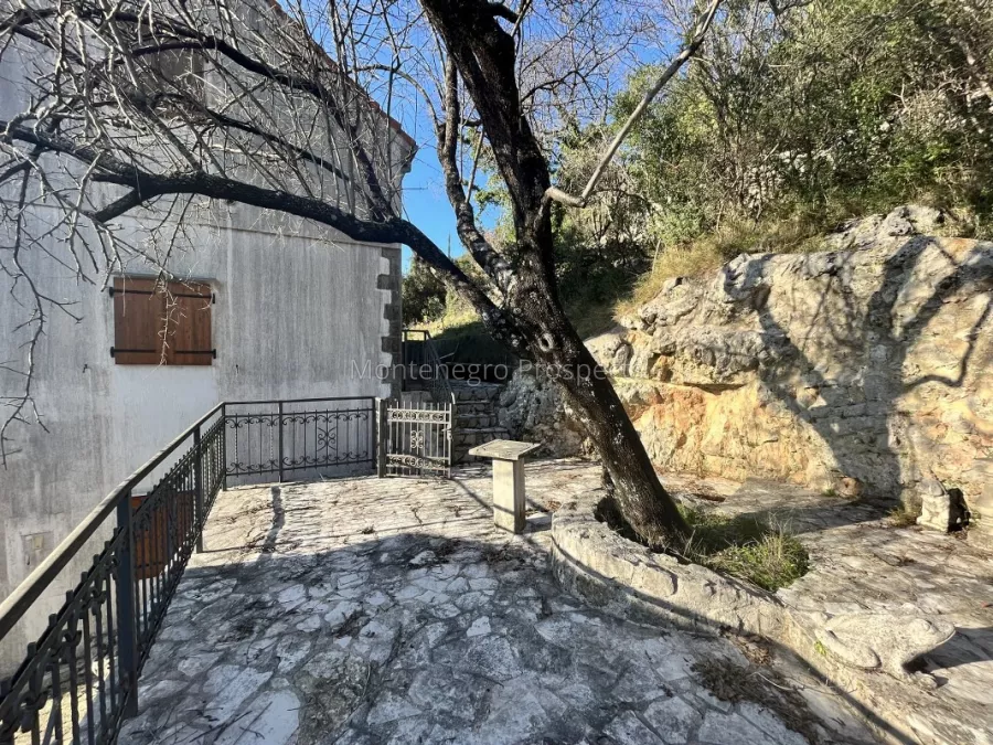 Beautiful stone house with a pool in glavaticici bigova 13553 2