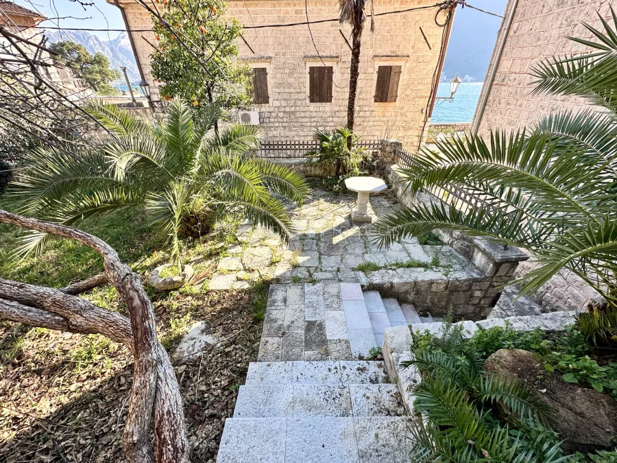 Stone town house perast 14