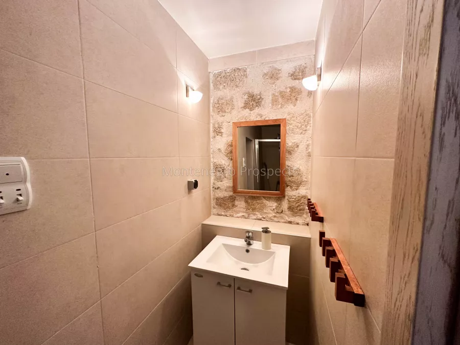 Stone town house perast 27