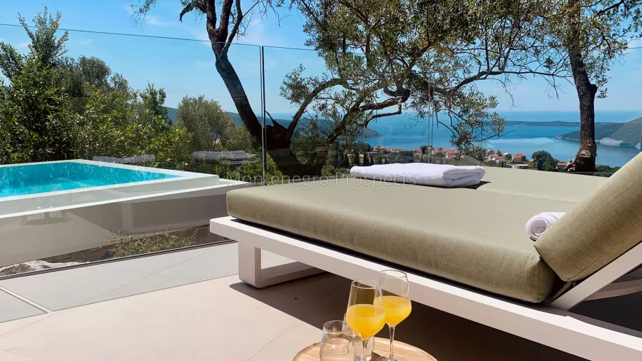 Pool with seaside view boak bay