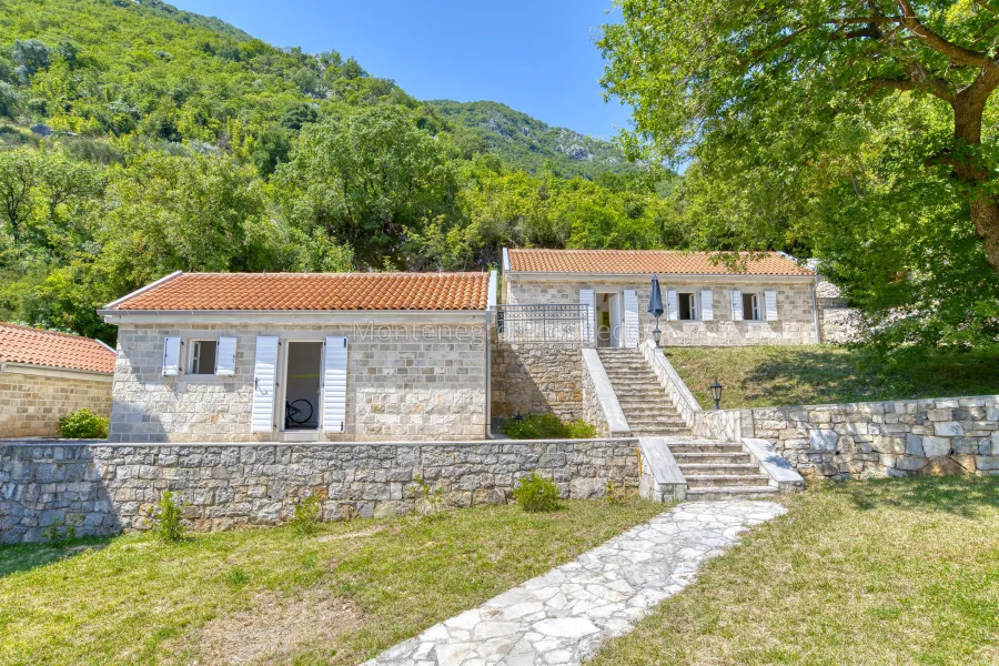 14120 villa prcanj jerovitza 1 of 1 10
