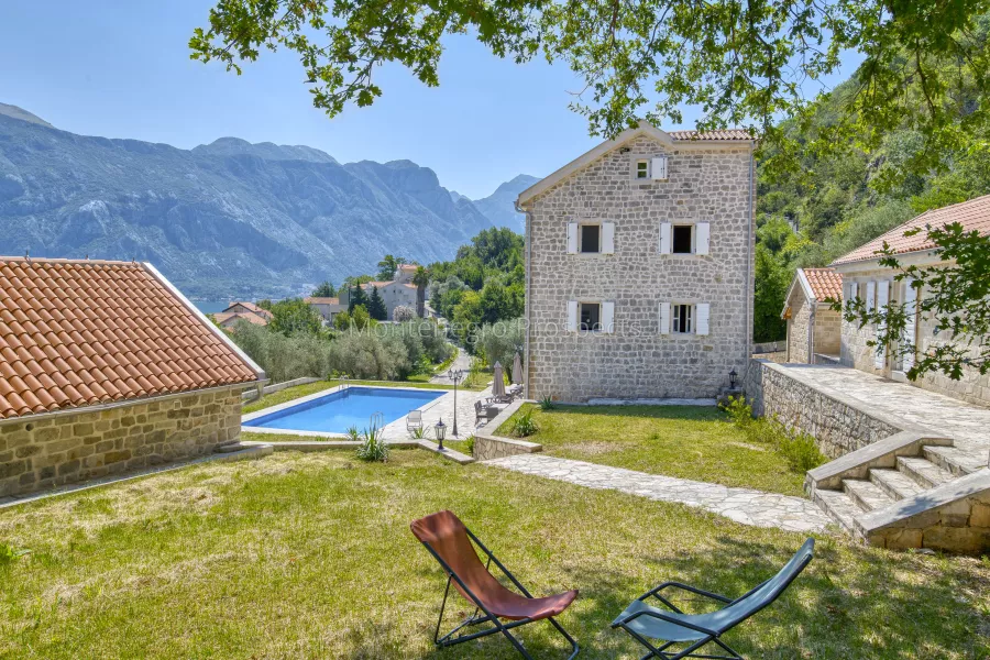 14120 villa prcanj jerovitza 1 of 1 12