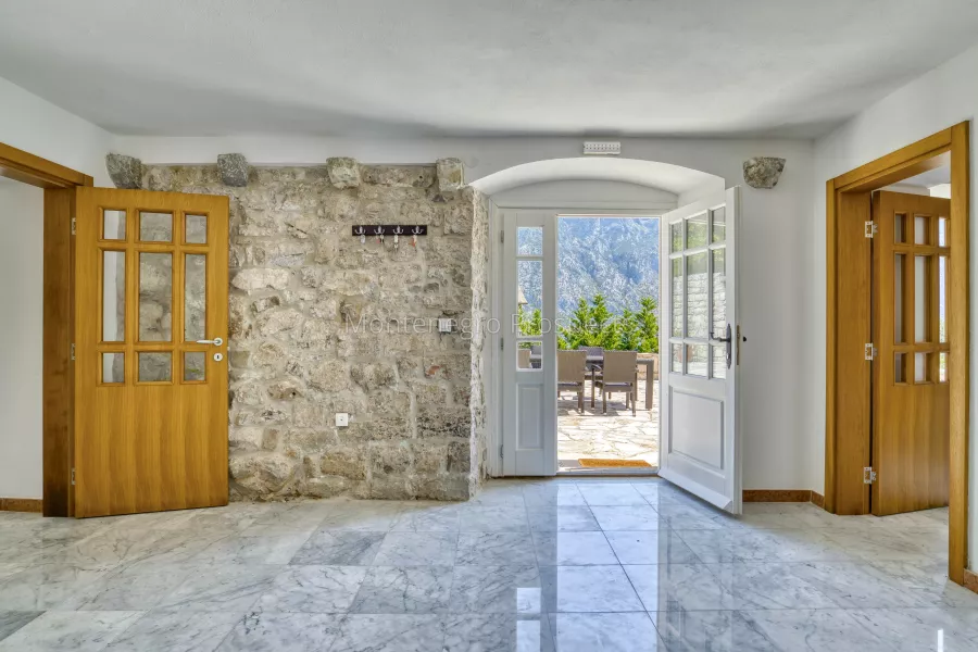 14120 villa prcanj jerovitza 1 of 1 38