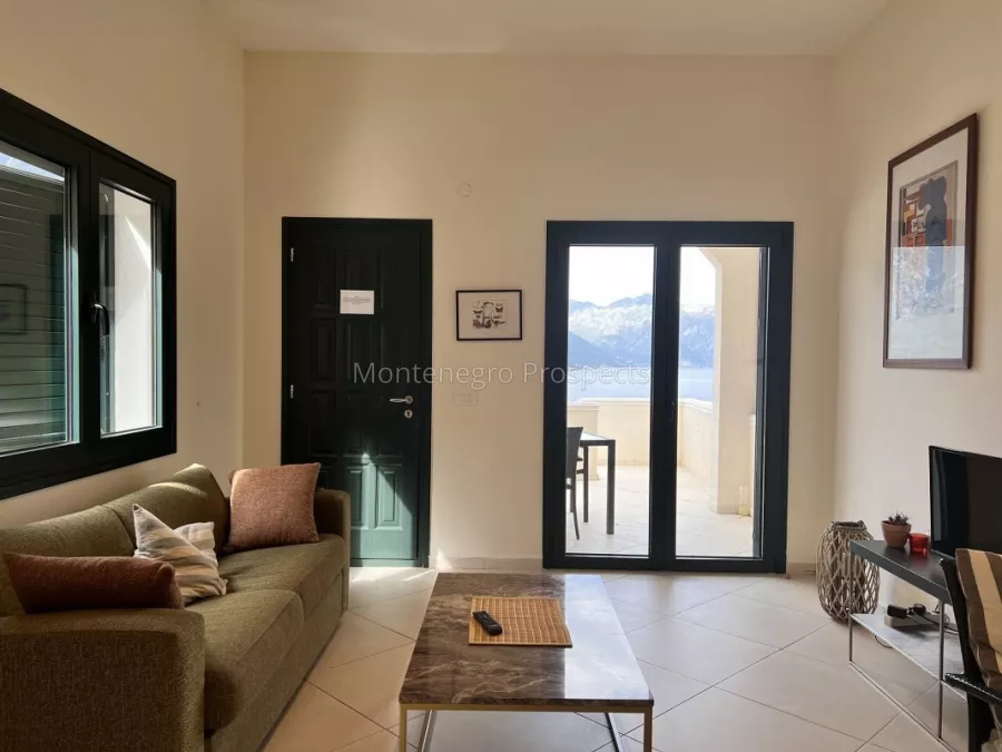 Stunning one bedroom apartment with breathtaking sea views 13634 19