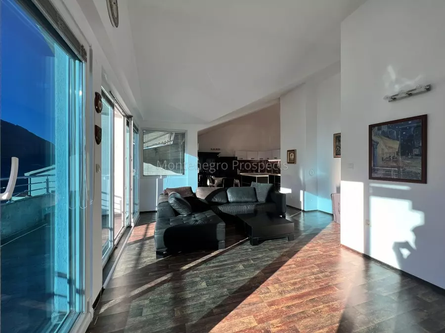 Three bedroom apartment with fantastic sea views few steps from the old town kotor 13668 9