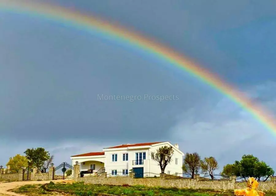 Ekluziv villa s panoramniv vidom i bolsim ucaskom 12607 11 1130x800