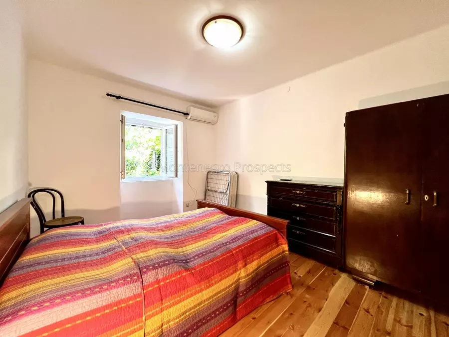 Three bedroom apartment on the first line to the sea kotor 13708 2