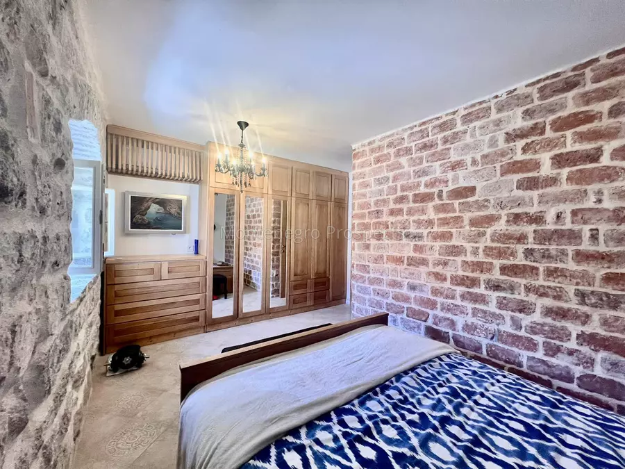 Renovated two bedroom apartment on the first line to the sea perast 13715 7