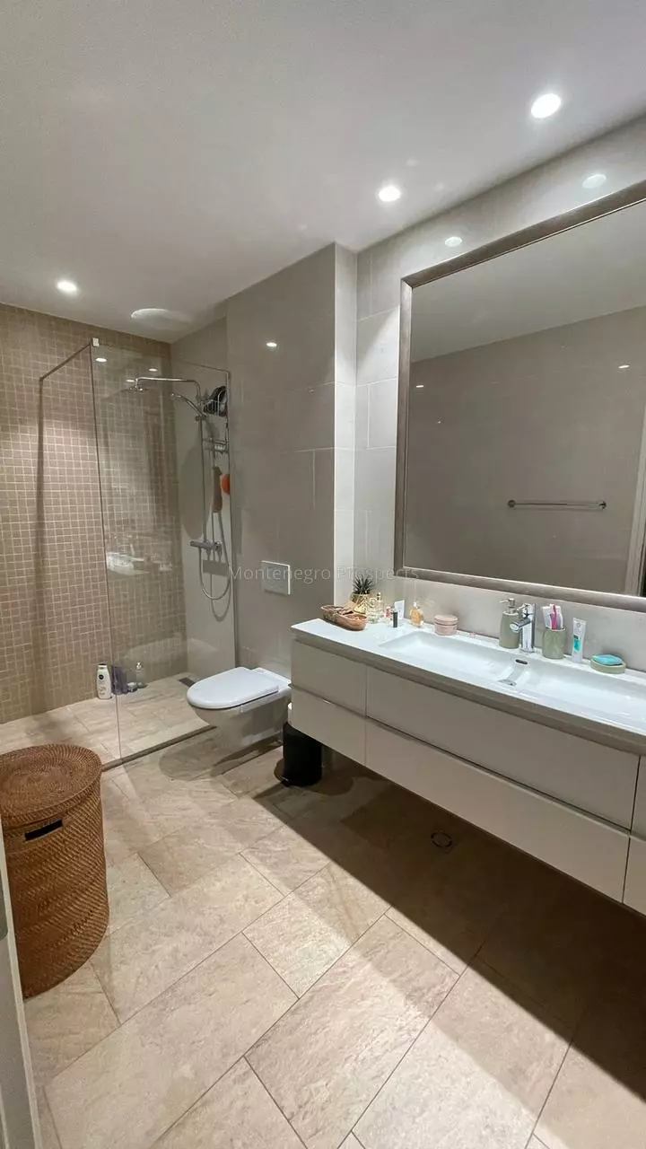 Luxury two bedroom apartment at prime location lustica 13734 2