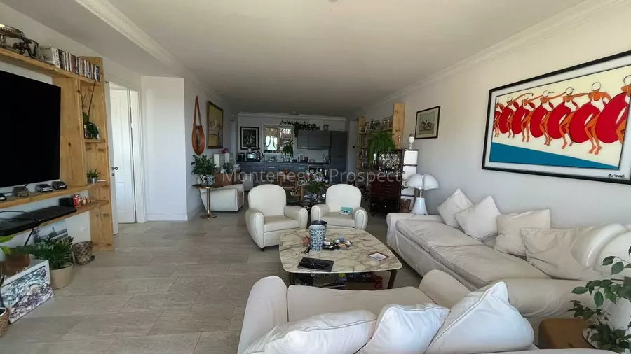 Luxury two bedroom apartment at prime location lustica 13734 3