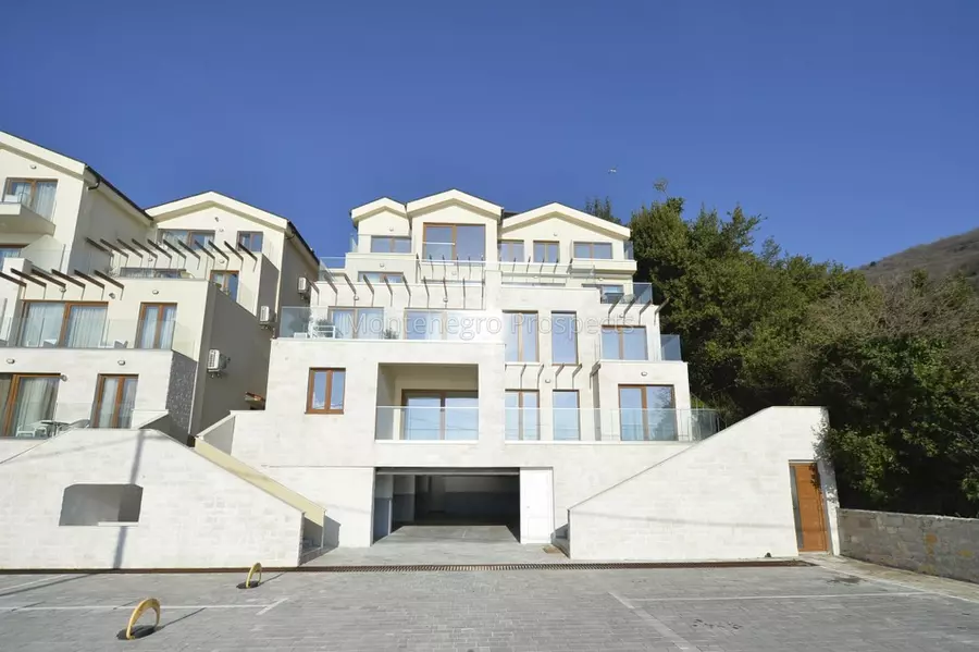 Three bedroom apartment with stunning sea views in opatovo tivat 13063 15