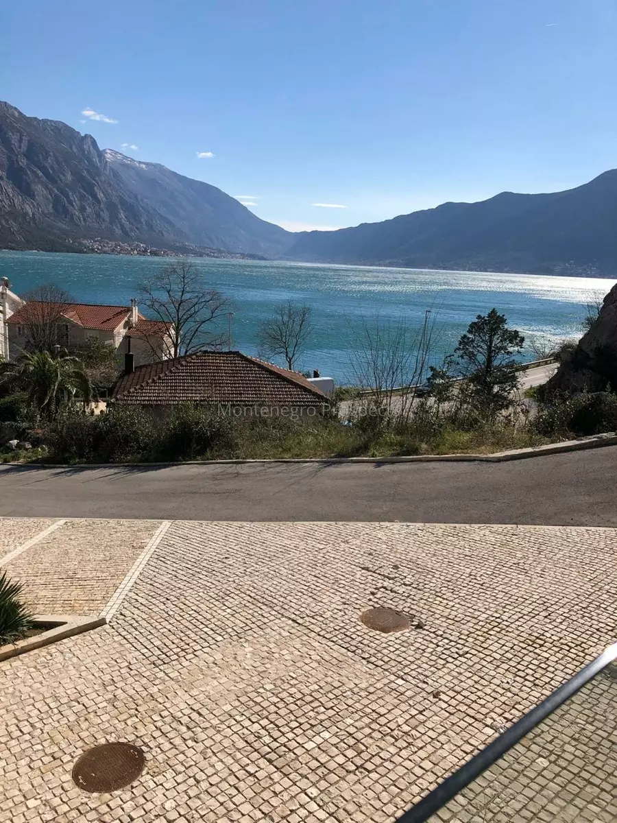 One bedroom apartment with sea views close to the beach in orahovac kotor bay 13790 2