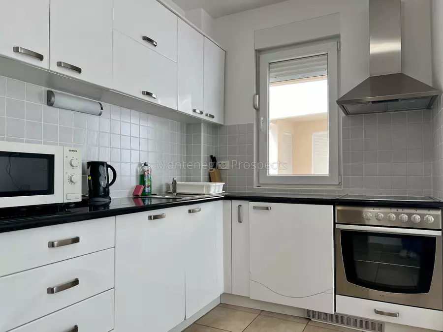 Two bedroom apartment with undisturbed sea views kotor bay 13800 18