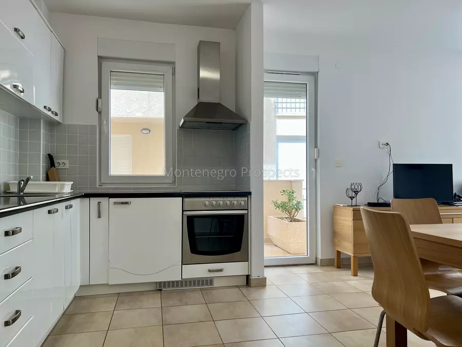 Two bedroom apartment with undisturbed sea views kotor bay 13800 19